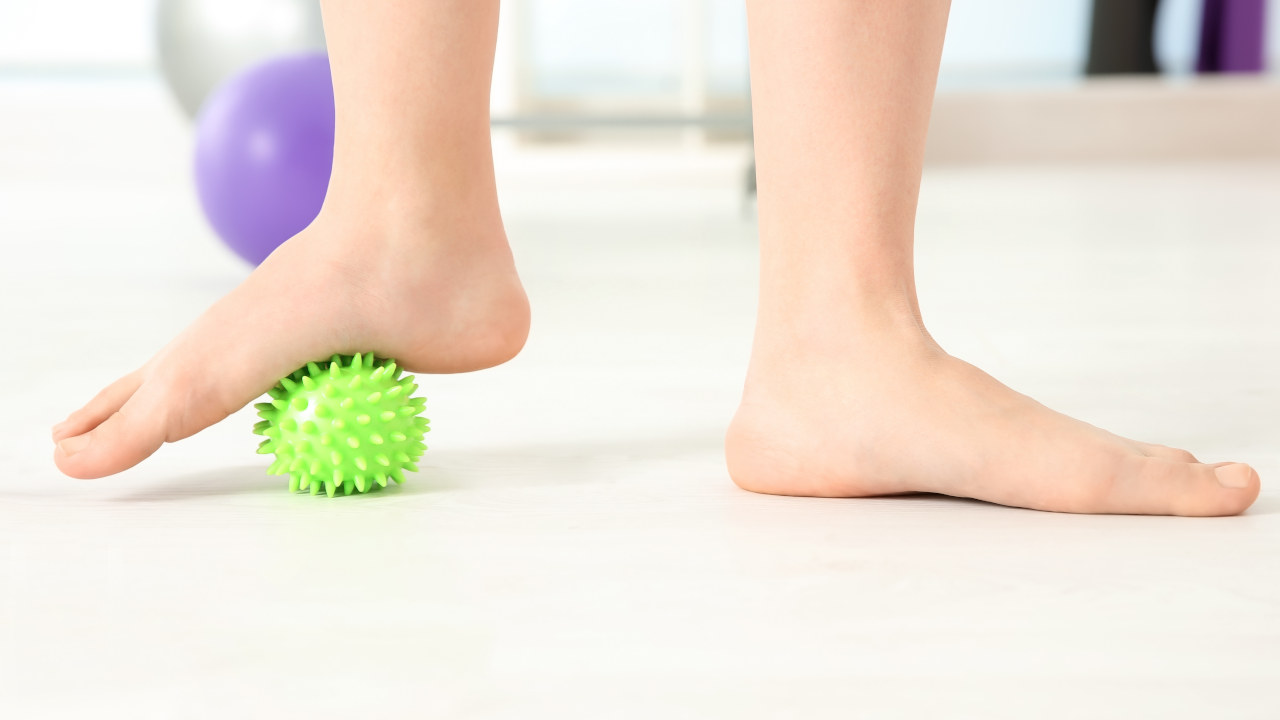 Best Exercises for Flat Feet and Fallen Arches - Somastruct